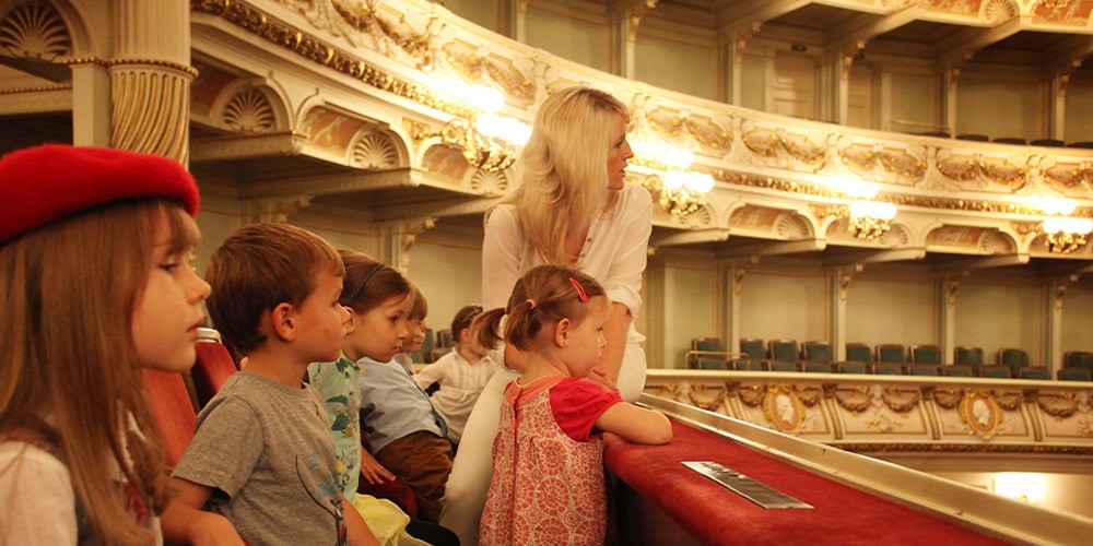 Sempers Märchenwelt - Märchenhafte Familienführung in der Semperoper - Bild 4