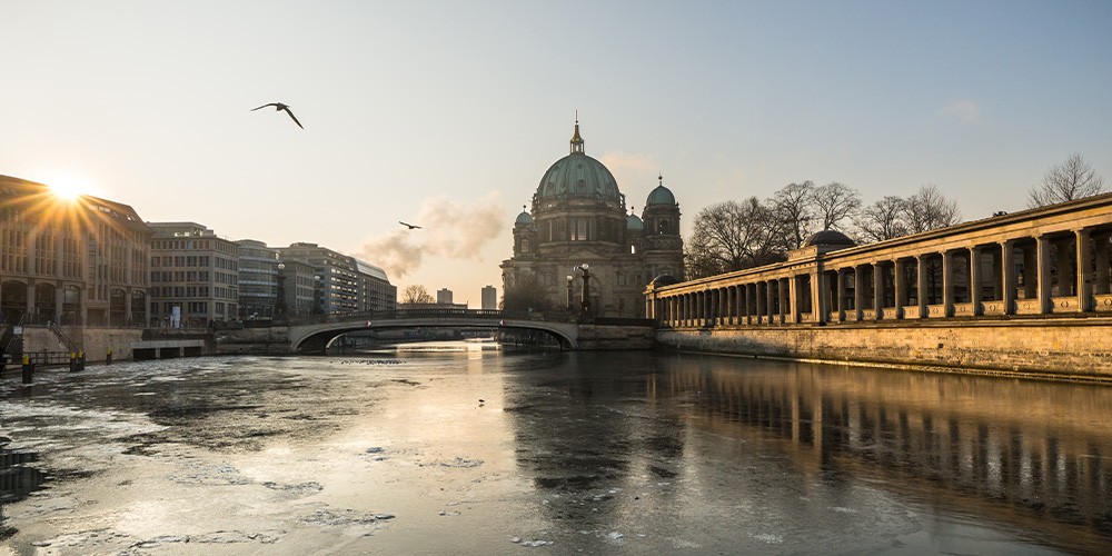 Winterliche Spreefahrt Berlin-City - Bild 1